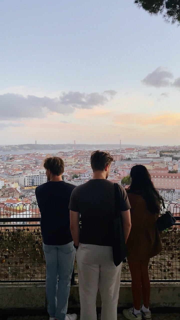 June was good to us: good people, slow evenings, the community gatherings around Lisbon.
Summer is just getting started (and there’s still room for a few more)
🌻
